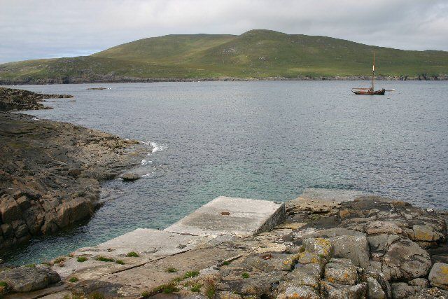 File:Barra Head Jetty.jpg