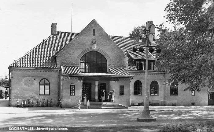 File:Järnvägsstationen Södertälje 1922.jpg