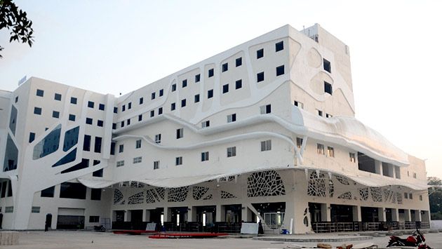 File:Vadodara Bus Terminal Exterior.jpg