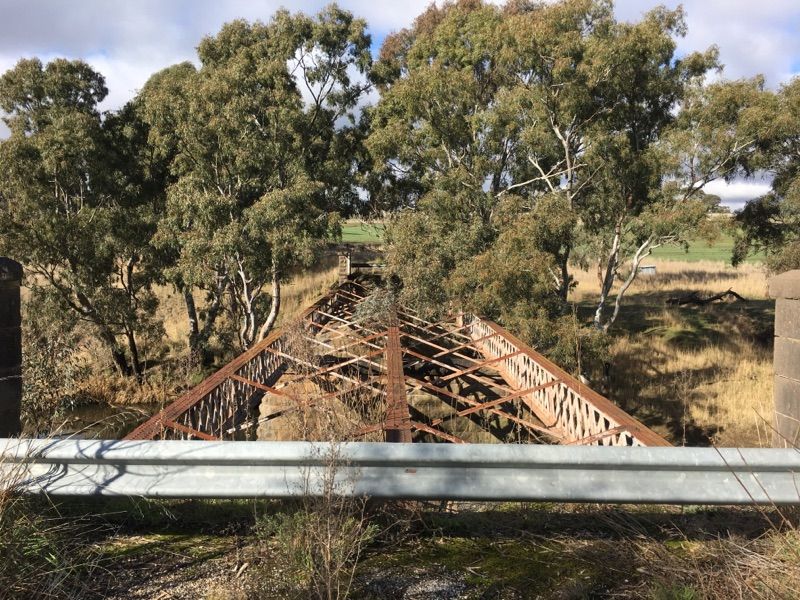 File:Bung Bong, Glenmona bridge after 1985 fire.jpg