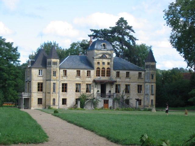 File:Chateau four de vaux 01.jpg