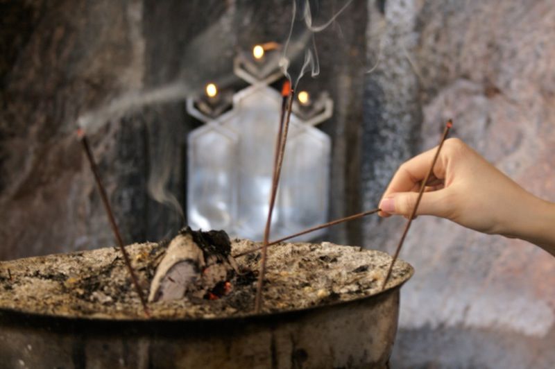 File:Incense in Chak Chak.jpg