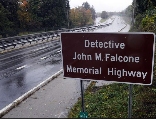 File:John M. Falcone Memorial Highway sign.PNG