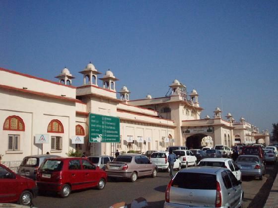 File:Railway station Gwalior - panoramio.jpg