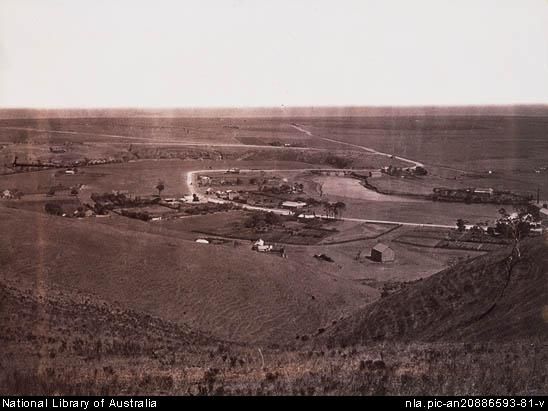 File:The horseshoe, Old Noarlunga,around 1889.jpg