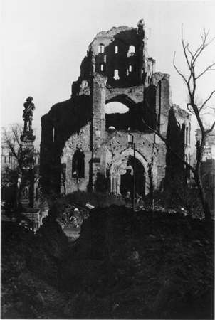 File:Truemmer koeln alter markt u gross stmartin194647.jpg