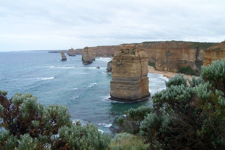 File:TwelveApostles-Gaz.jpg