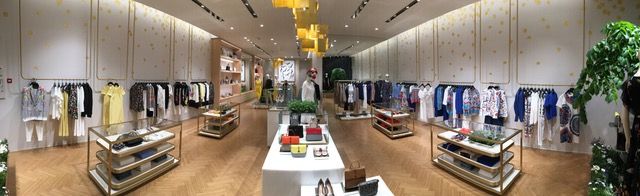 File:ESCADA store panorama.jpg