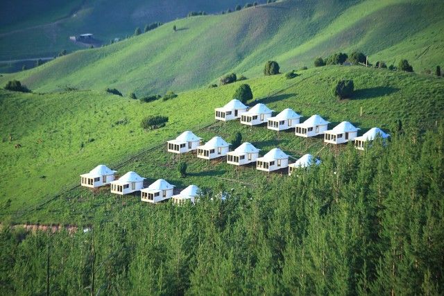 File:Glamping in Kyrgyzstan.jpg