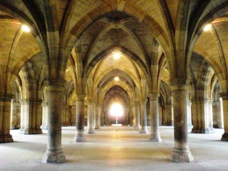 File:Glasgow University Cloister.JPG