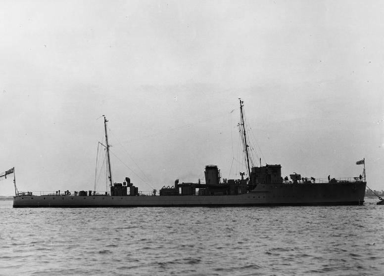 File:HMS Kingfisher WWII IWM FL 14391.jpg