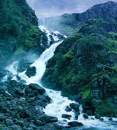 File:Laatefossen.jpg