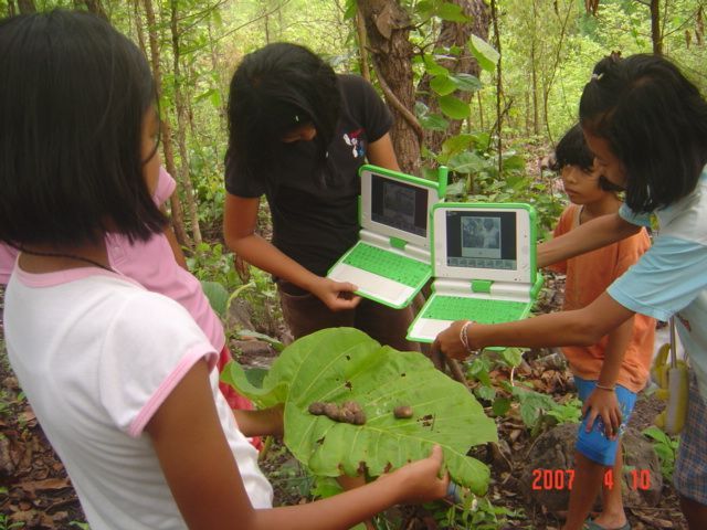 File:OLPC pilot Thailand - Ban Samkha 06.jpg