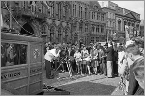 File:Pye-TV-demo-in-Mons(Belgium)1947.jpg