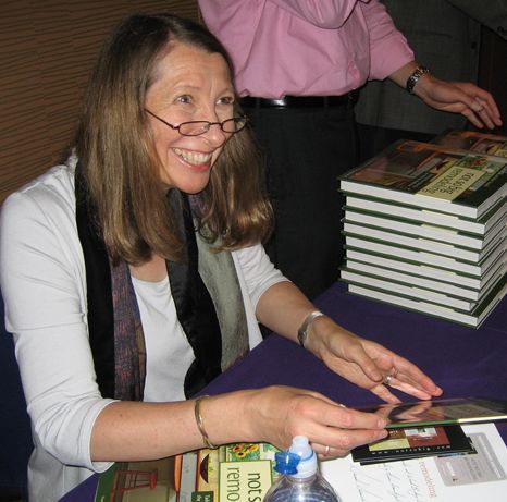 File:Sarah signing cropped.jpg