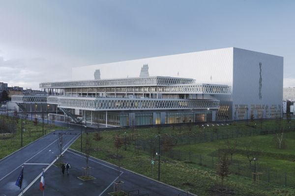 File:Site-de-Pierrefitte-sur-Seine (Architecte Massimiliano Fuksas). Archives nationales (France).jpg