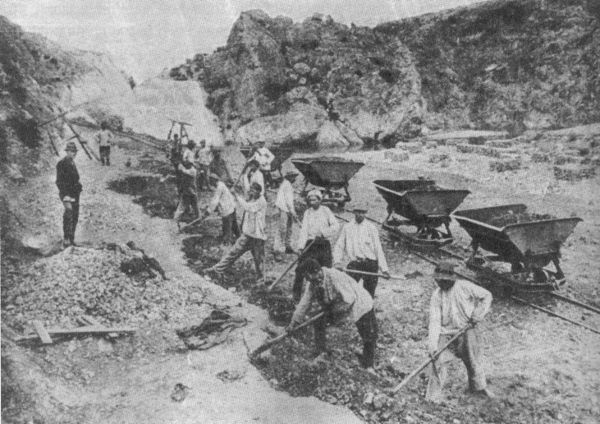 File:Vacha Dam construction 2.jpg