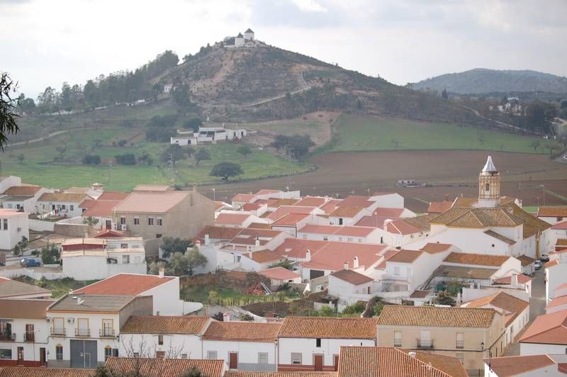 File:El Almendro (Huelva).jpg