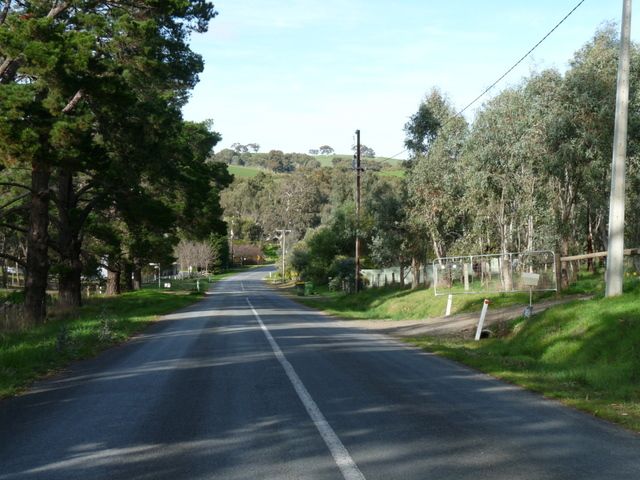 File:Harrogate main street.JPG