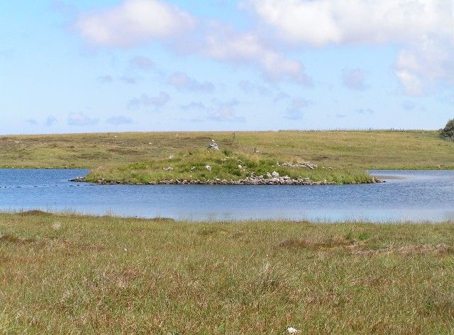 File:Loch Steinacleit.jpg