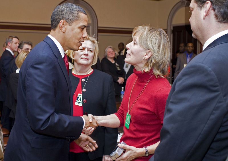 File:Obama and Beverly Eckert.jpg