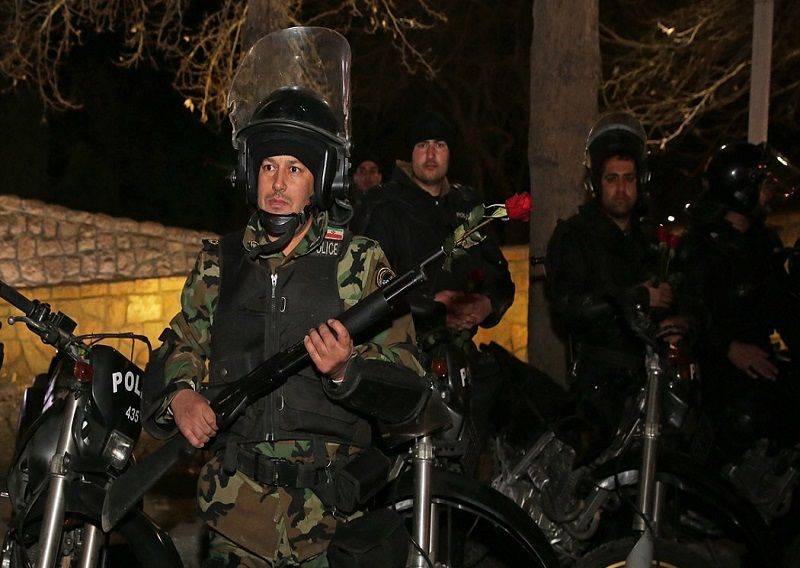 File:Police during 2018 Iranian protests 05.jpg