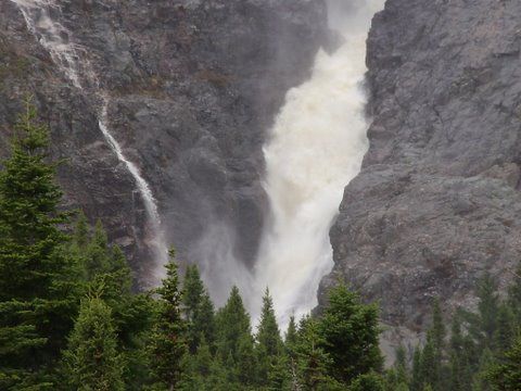 File:Rattling Brook Falls.jpg