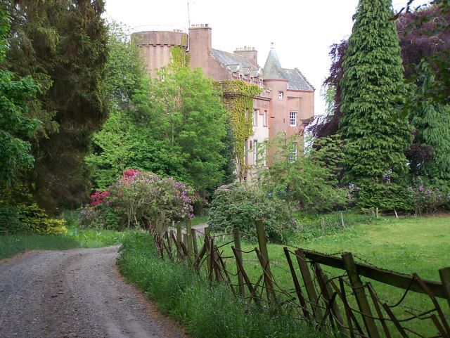 File:Colliston Castle.jpg