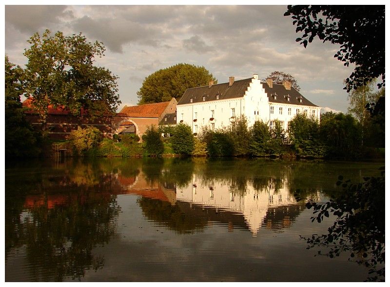 File:Kasteel van Rooi, Mulken.jpg