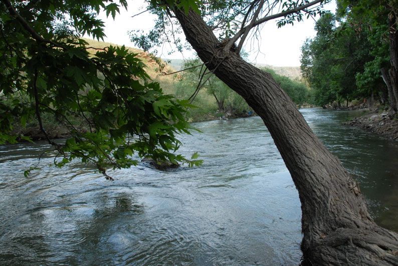 File:Litani river 2.jpg