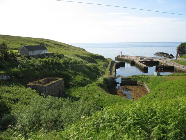 File:Lybster Harbour - geograph.org.uk - 1657132.jpg