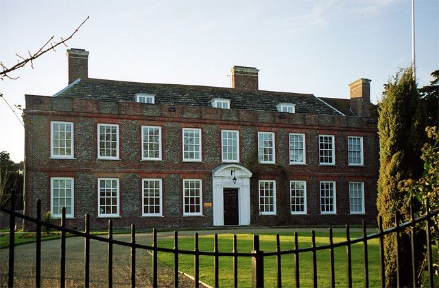 File:Malling House, Lewes (geograph 3375033).jpg