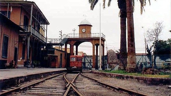 File:Tacna Arica FFCC Estacion.jpg