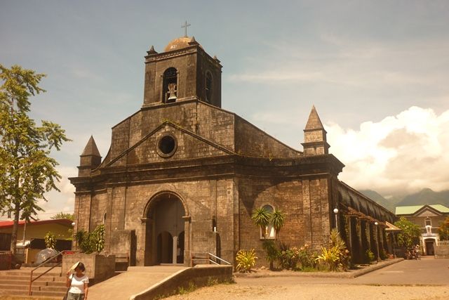 File:Tiwi Parish Church, Tiwi.jpg