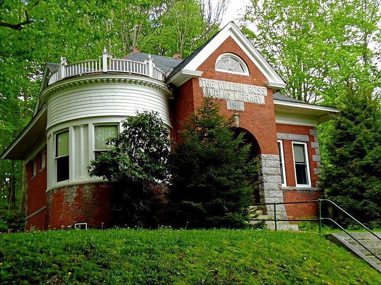 File:William Ross Public Library, Chaplin CT.jpg