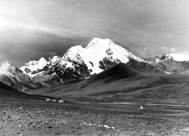 File:Bundesarchiv Bild 135-S-02-12-21, Tibetexpedition, Landschaftsaufnahme.jpg