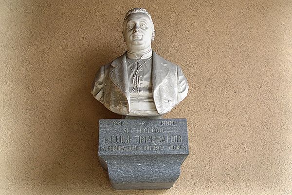 File:Bust of Luigi Imperatori.jpg