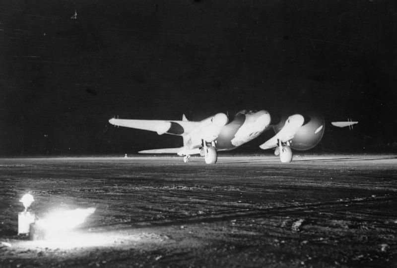 File:De Havilland Mosquitoat night takeoff.jpg