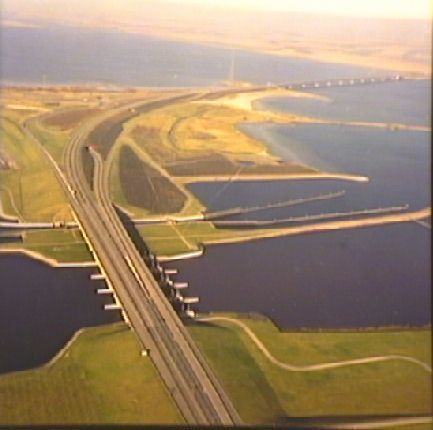 File:Haringvlietbrug2.jpg