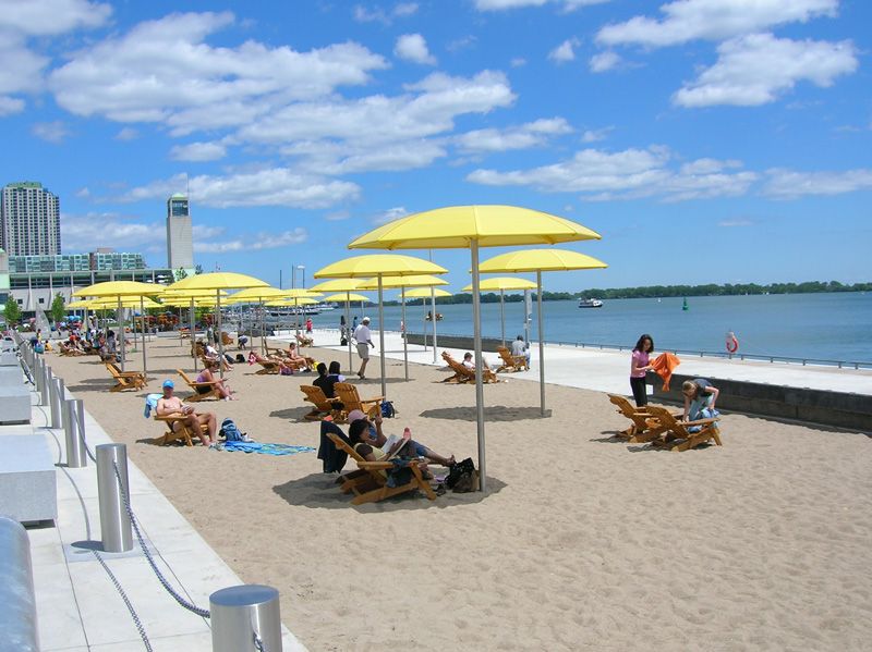 File:Hto Park Urban Beach 2.jpg