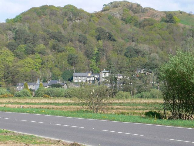 File:Maentwrog - geograph.org.uk - 1312241.jpg