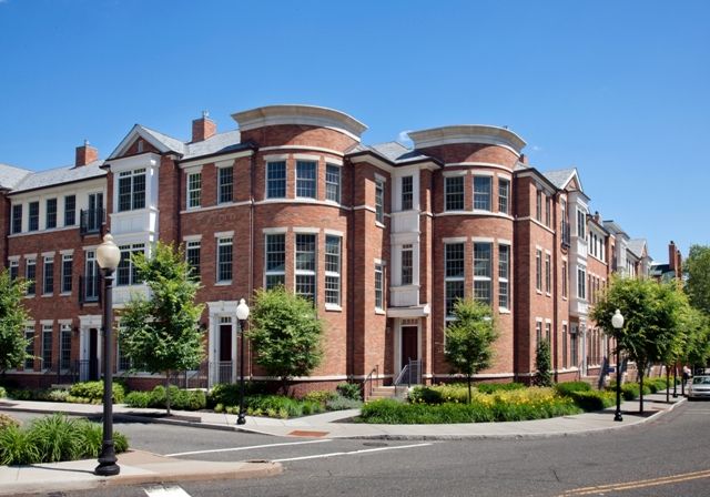 File:Palmer Square Townhomes Exterior a.jpg