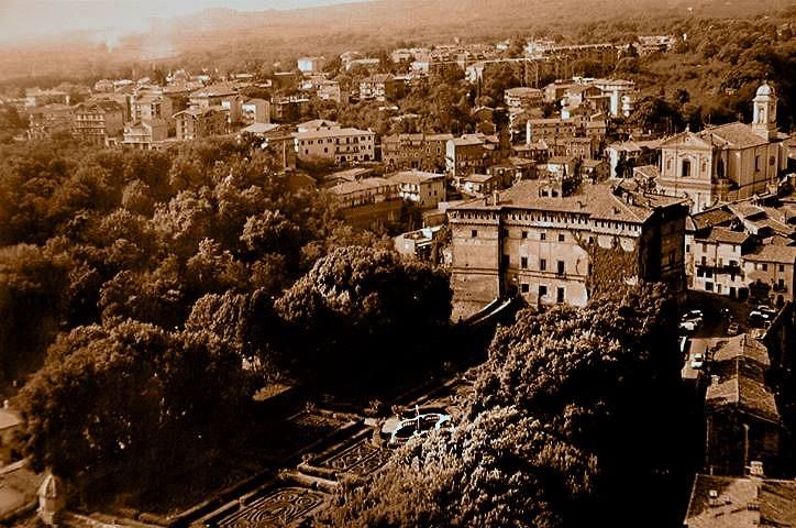 File:Vignanello vista dall'alto.jpg