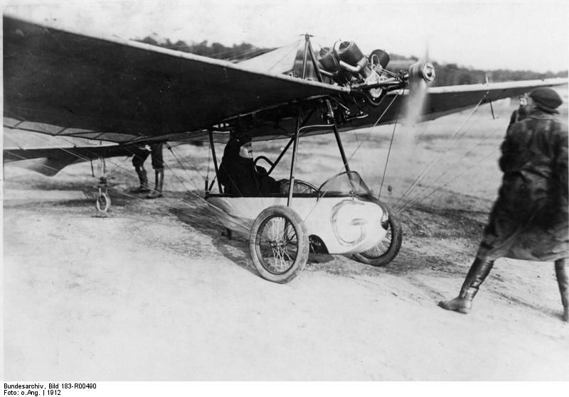 File:Bundesarchiv Bild 183-R00490, Hans Grade.jpg