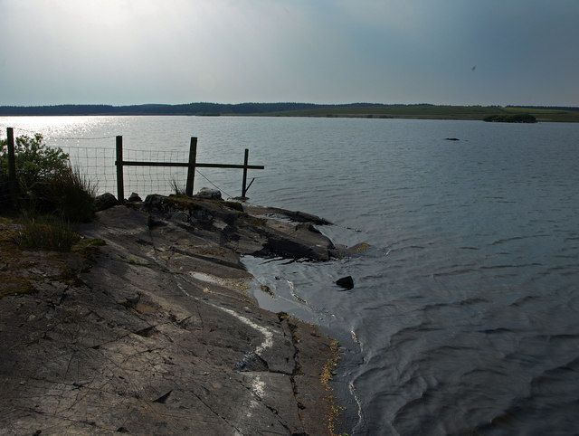 File:Castle Loch - geograph.org.uk - 812536.jpg