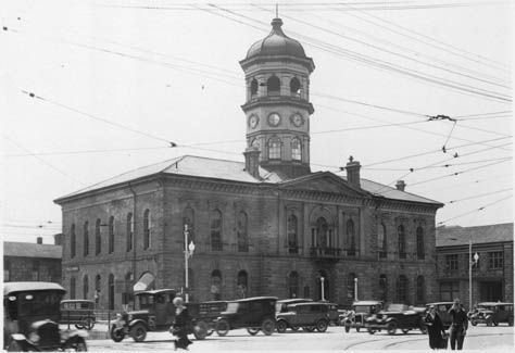 File:Guelph City hall 1920.jpg