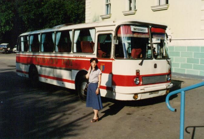 File:LAZ-699 Intourist Nakhodka 1985.jpg