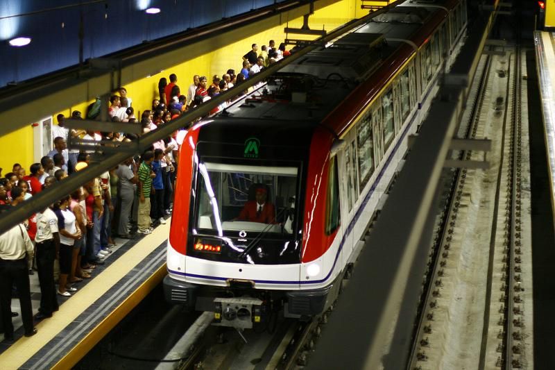 File:Metro-santo-domingo1.jpg