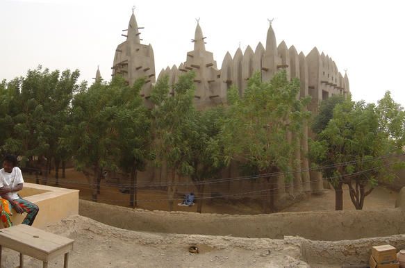 File:Mosque Mopti.jpg