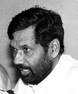 File:Ram Vilas Paswan 11 (cropped).jpg